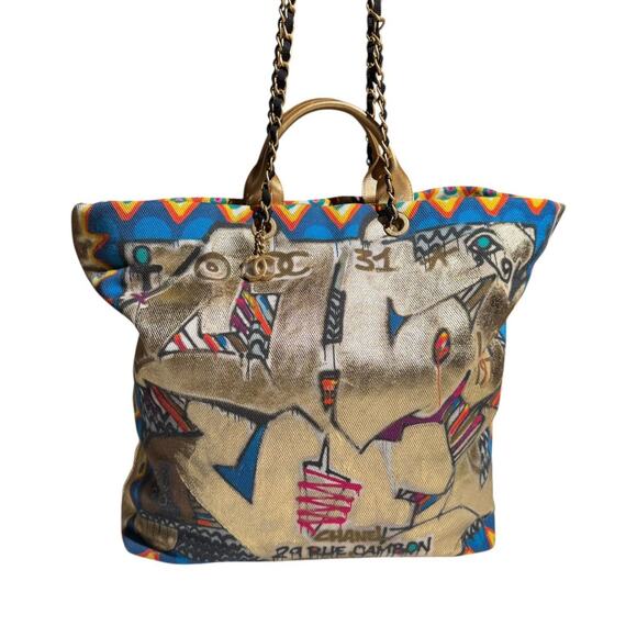 CHANEL Handbags - 2019 Graffiti XXL paris - new york tote